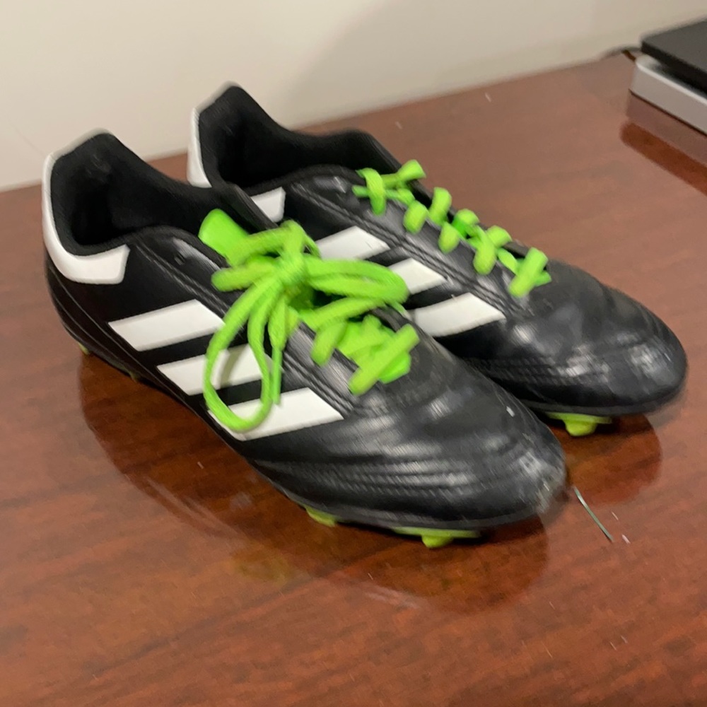 Adidas size 5 1/2 men’s  cleats